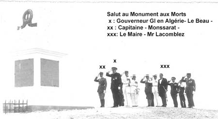 Le salut au Monument aux morts
